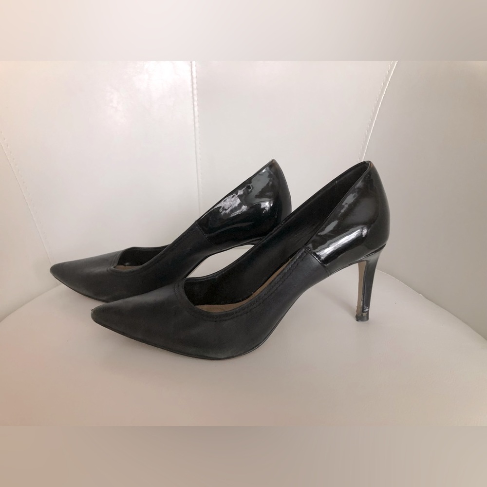 Tahari mixed media pointed toe heels. Very comfortable and stylish.